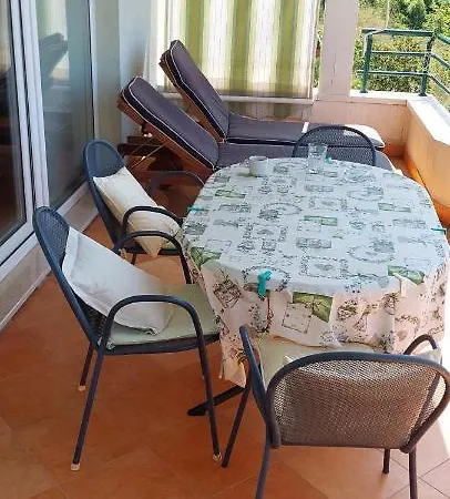 Dani Πανσιόν